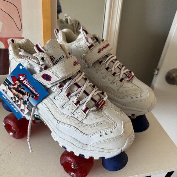 Skechers 4 wheelers roller skates - Picture 1 of 2